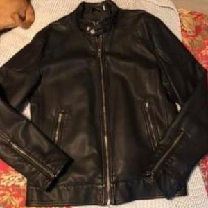 Guess men’s leather jacket small